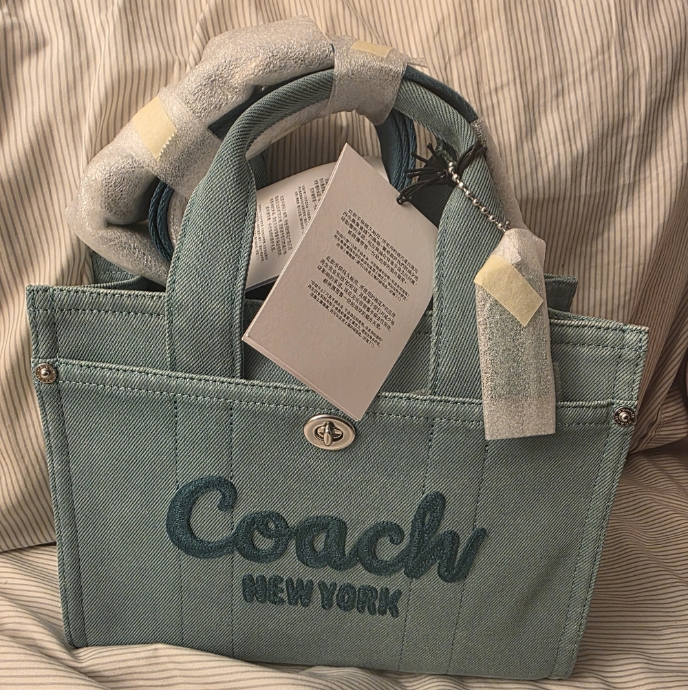 Coach Cargo 26 tote 2 way crossbody bag In Canvas Green